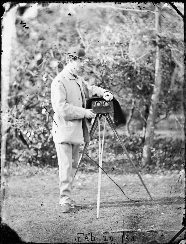 Лорд Данлоп в саду со стереокамерой, Голуэй, 1864 год