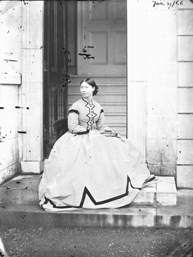 Баронесса Августа Конгрив в поместье Клонброк, Голуэй, 1866 год