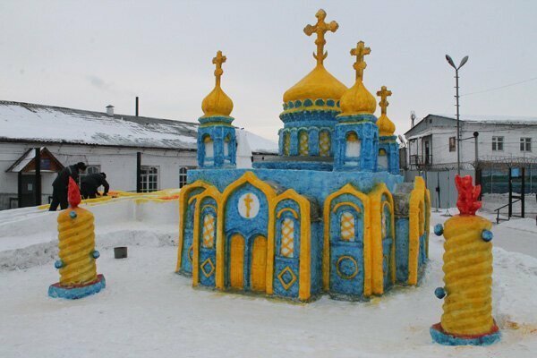 В Кузбассе построили более красочную версию Храма Христа Спасителя