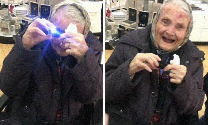 20. 89-летняя бабушка и ее миниатюрная камера