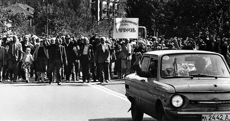 30 лет назад советские войска заняли Баку. Что стояло за операцией, которая унесла десятки жизней?