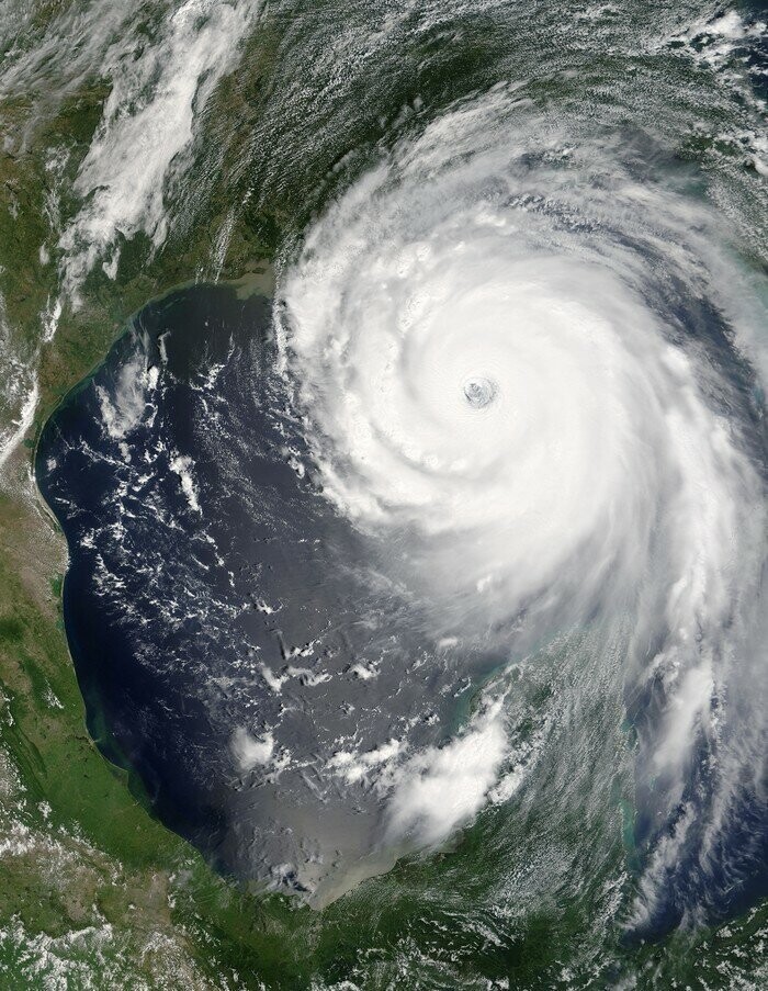 6. Ураган «Катрина» (Jeff Schmaltz, MODIS Rapid Response Team, NASA/GSFC)