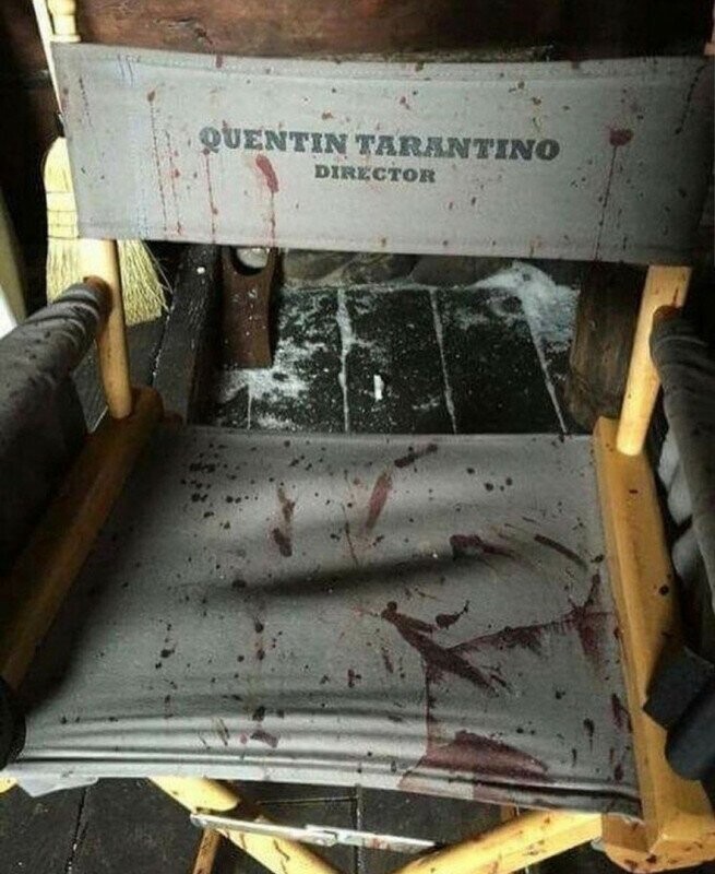 Кресло Квентина Тарантино на съемках "Убить Билла".