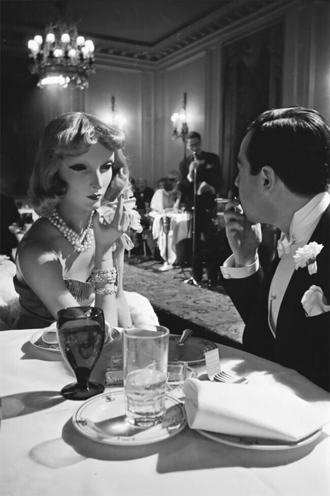 Лестер Габа обедает с Синтией в нью-йоркском ресторане Marguery, 1937 г.