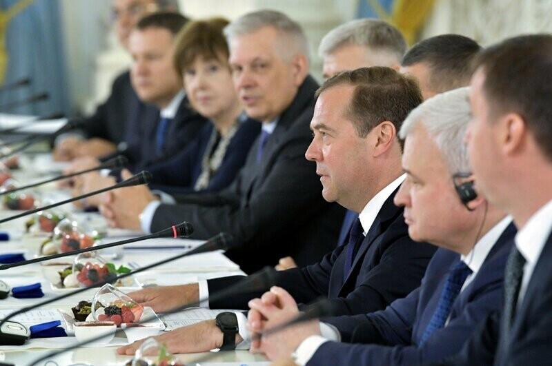 Реальные причины отставки Медведева, и знал ли он о своей отставке заранее