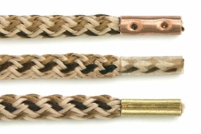 Эглет — металлический или пластиковый наконечник шнурка, облегчающий вдевание шнурков.