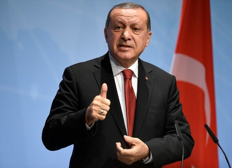 Интересный факт: Турецкий лидер Реджеп Тайип Эрдоган объявил настоящую “войну” пакетам из полиэтилена и призвал возвратить выпуск авосек, сделанных из конопляных ниток. 