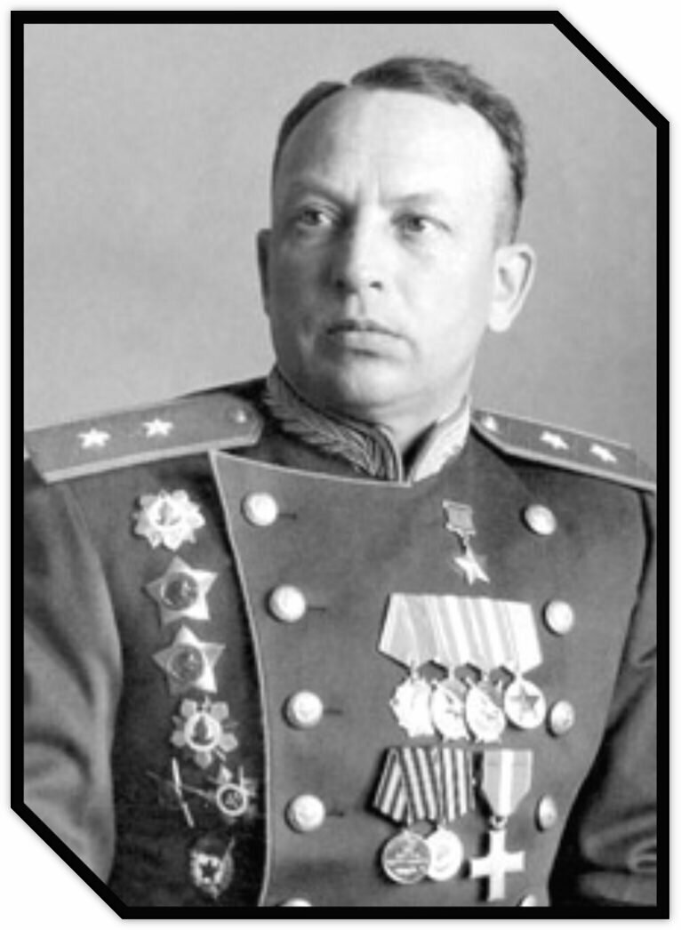 Георгий Филиппович Байдуков  — кавалер наибольшего числа орденов СССР (23 ордена СССР)