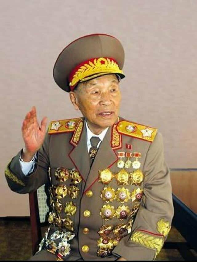 Ли Ыль Соль— северокорейский военный и государственный деятель, Маршал Корейской народной армии.