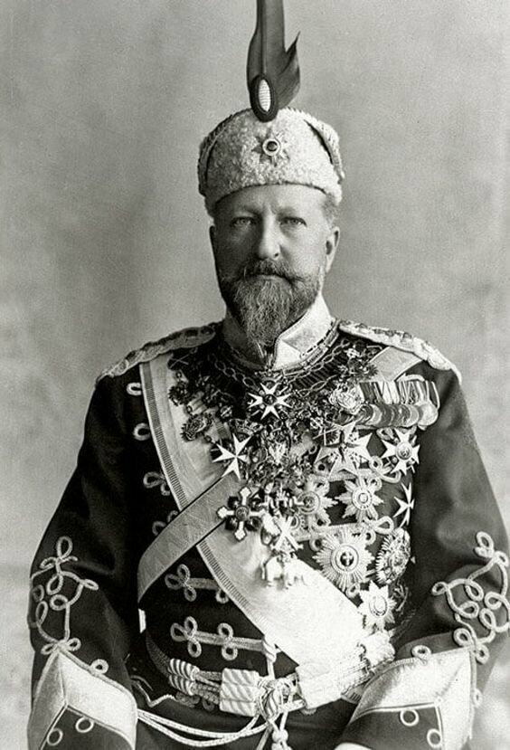 Фердинанд I (до 1887 г. принц Фердинанд Максимилиан Карл Леопольд Мария Саксен-Кобург-Готский; 26 февраля 1861 — 10 сентября 1948) — князь Болгарии с 7 июля 1887 года