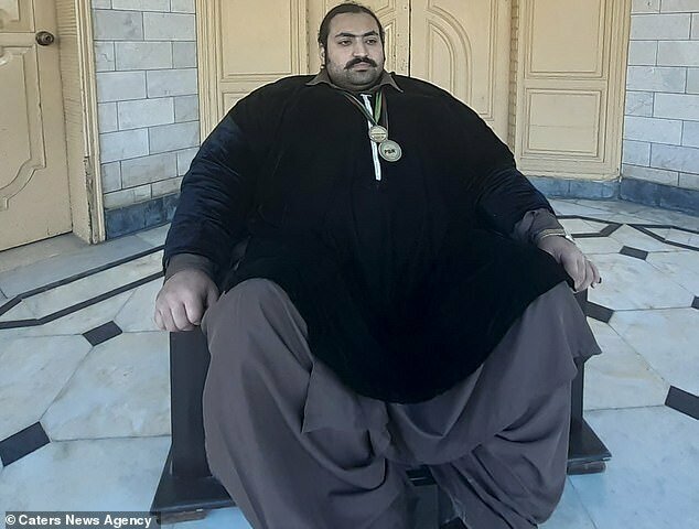 «Пакистанский Халк» весом 440 килограмм ищет совершенно особенную жену