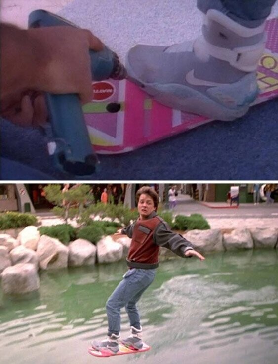 В фильме "Назад в будущее 2" (1989) для создания эффекта парения в воздухе ховерборд прикрепили к ногам Майкла Дж. Фокса