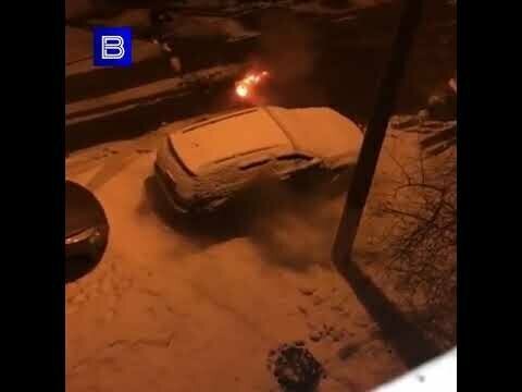 В Тульской области подростки подожгли припаркованный автомобиль 