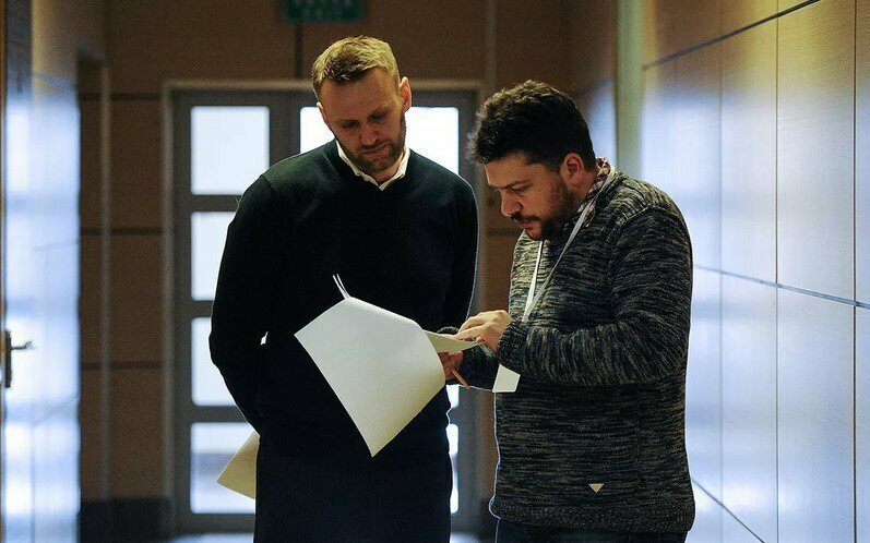 Навальный умеет зарабатывать миллионы, трудясь пару дней в году