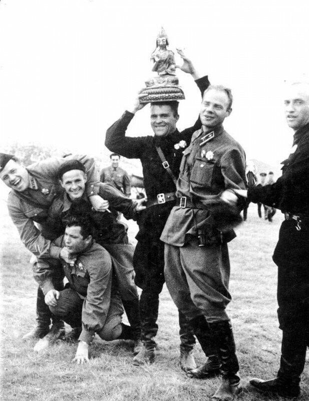 Советские лётчики в Монголии. 1939