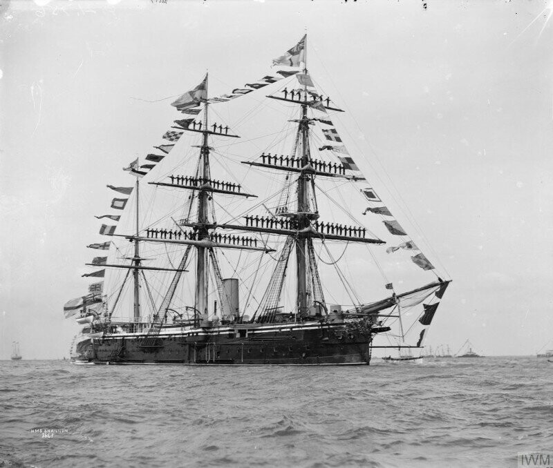 Броненосный крейсер Шэннон на параде в 1889г. 