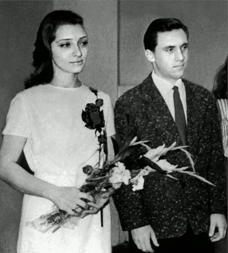 Людмила Абрамова и Владимир Высоцкий. Дворец бракосочетания, 26 мая 1965 года.