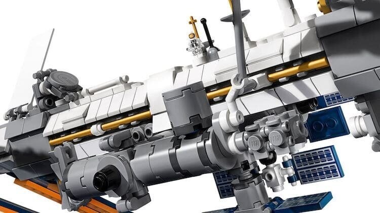 LEGO выпустила набор, посвященный Международной космической станции