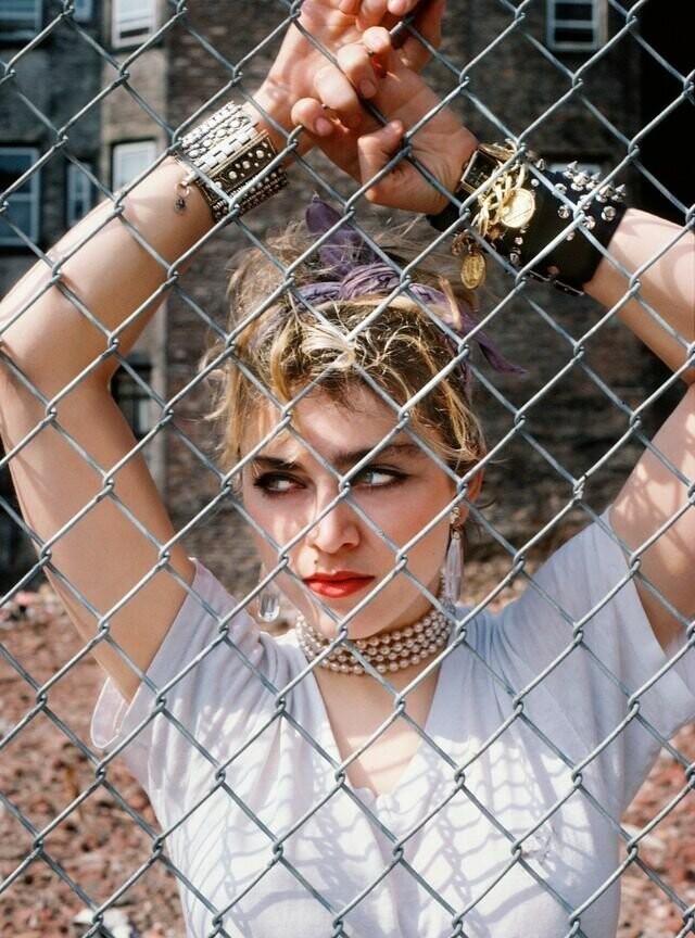 Малоизвестная Мадонна на прогулке по Нью-Йорку в 1982 году