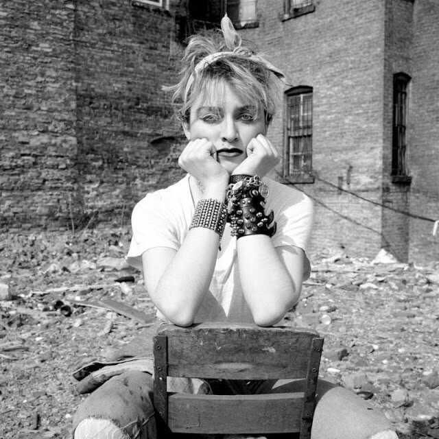Малоизвестная Мадонна на прогулке по Нью-Йорку в 1982 году