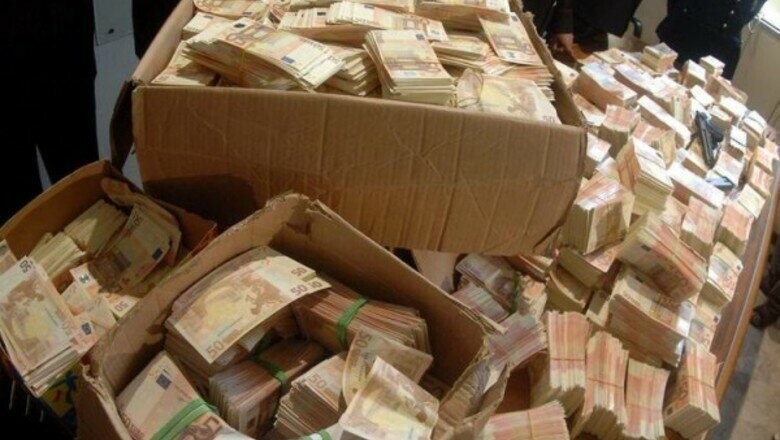Экс-полковник Захарченко требует вернуть конфискованные миллиарды