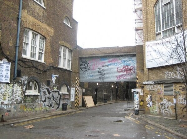 Ист-Энд — самый бедный и опасный район Лондона. Именно здесь жил Роберт Модсли