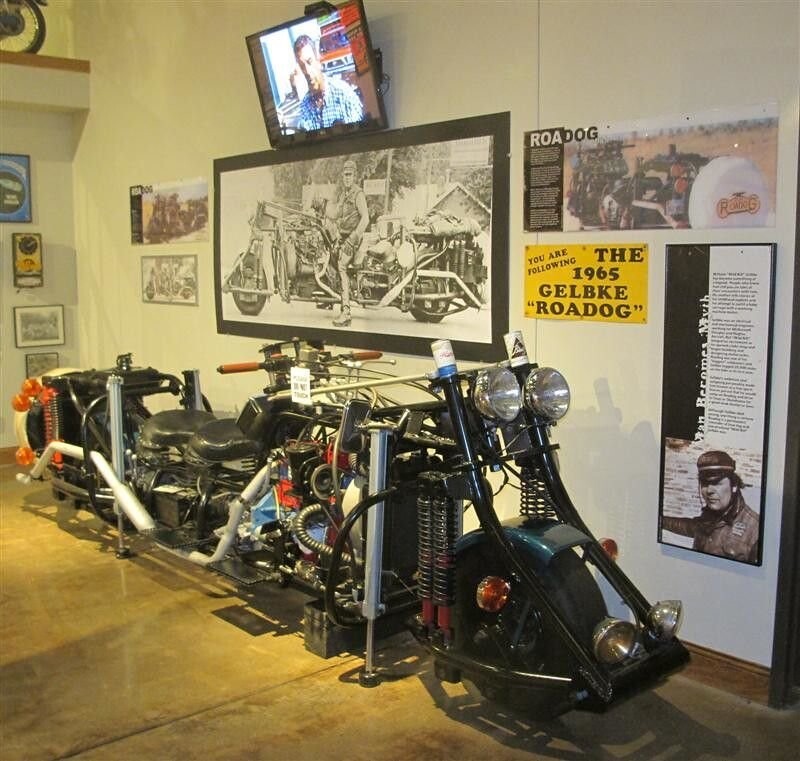 «Roadog» — огромный самодельный мотоцикл, собранный из автомобильных деталей
