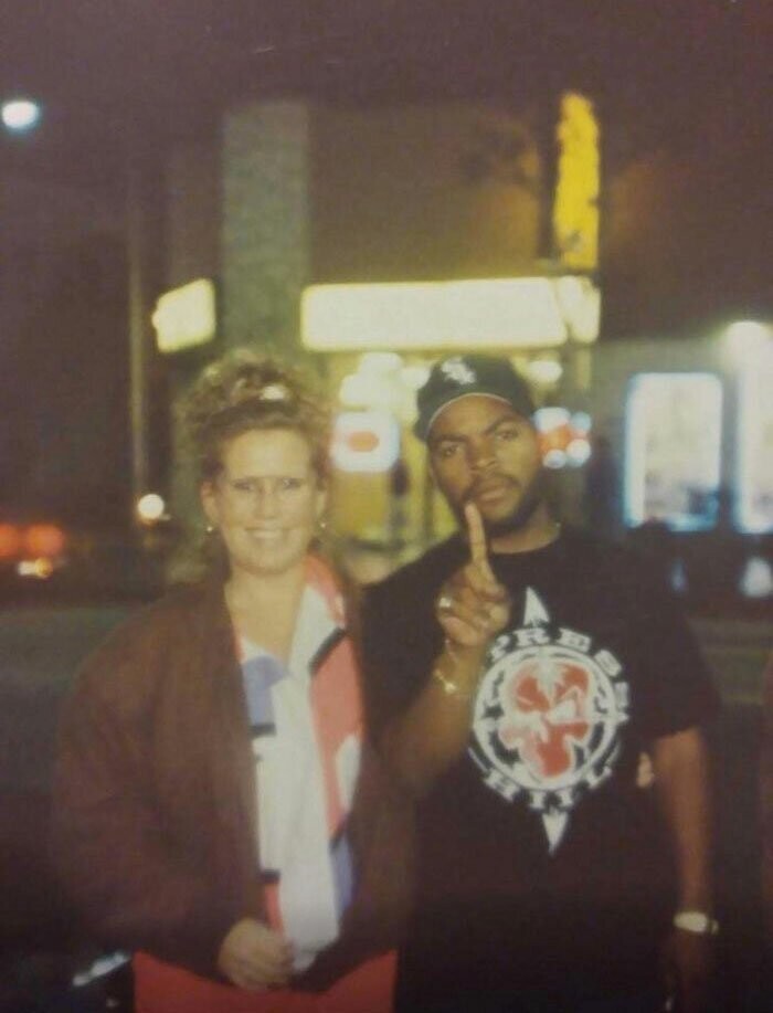 "Моя мама с рэпером Ice Cube, 1992-ой"