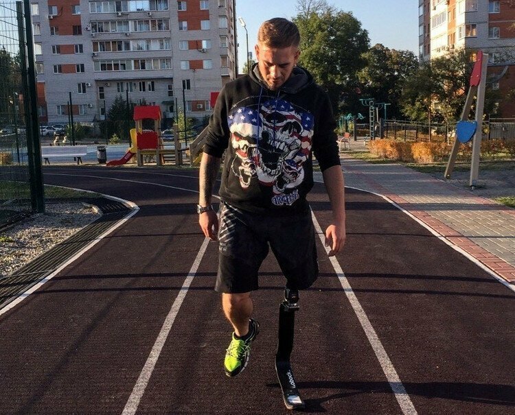 Парень из Курска потерял ногу и стал профессиональным спортсменом