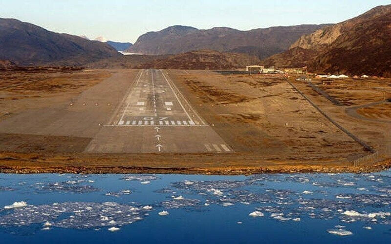 4. Аэропорт Нарсарсуак, Гренландия.