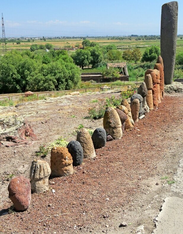 "Орущих камней государство...". Армянское зодчество