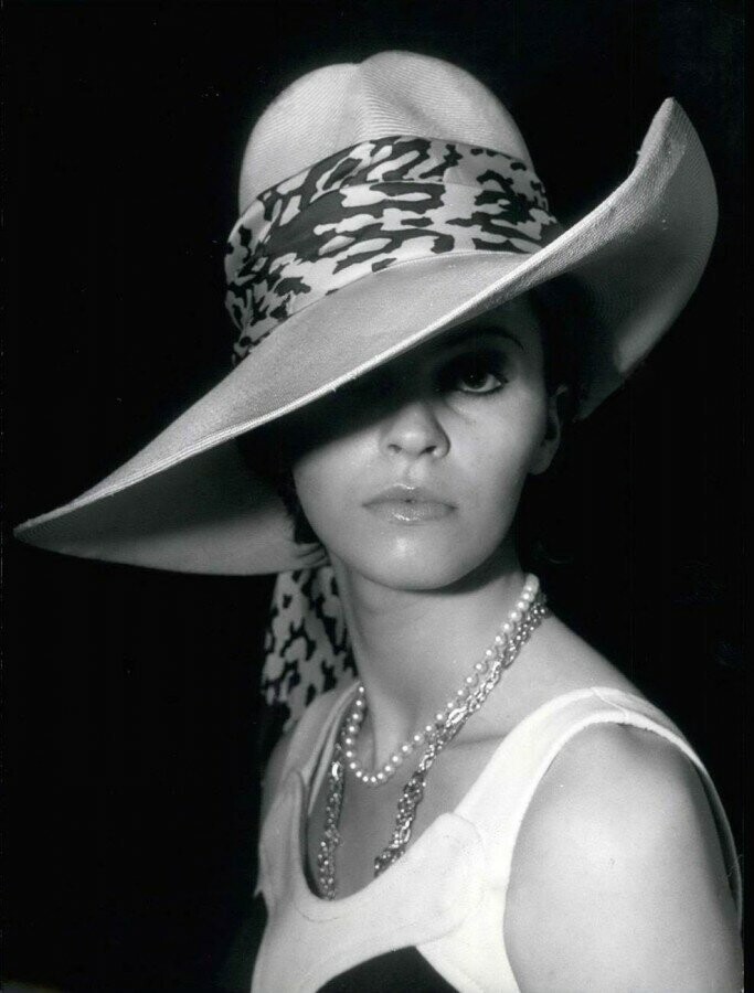 3 февраля 1970 года. Мода. Шляпка от Jean Barthet.