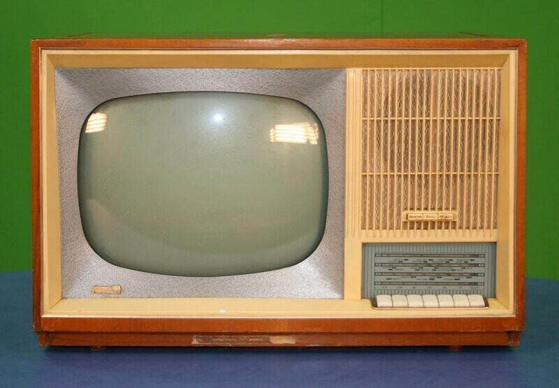 Наш старый добрый телевизор