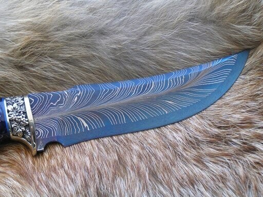 Великолепные "перья": мозаичные клинки из дамасской стали