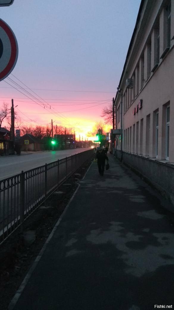 Фото не передаёт всей красноты рассвета в Таганроге