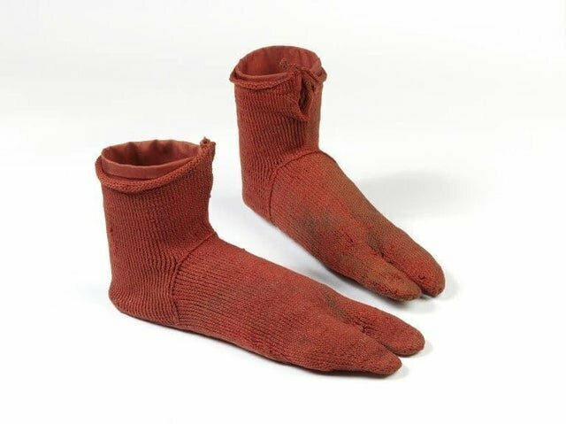 1. Шерстяные носки из римского Египта. Датируются 250-420 гг