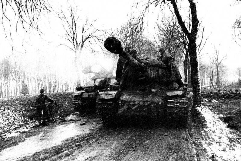 Первый бой ИС-2 против "тигров": как приводили немцев в "шок и трепет"