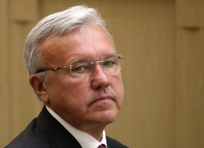 После слов Путина о двойном гражданстве губернатору Красноярского края грозит отставка