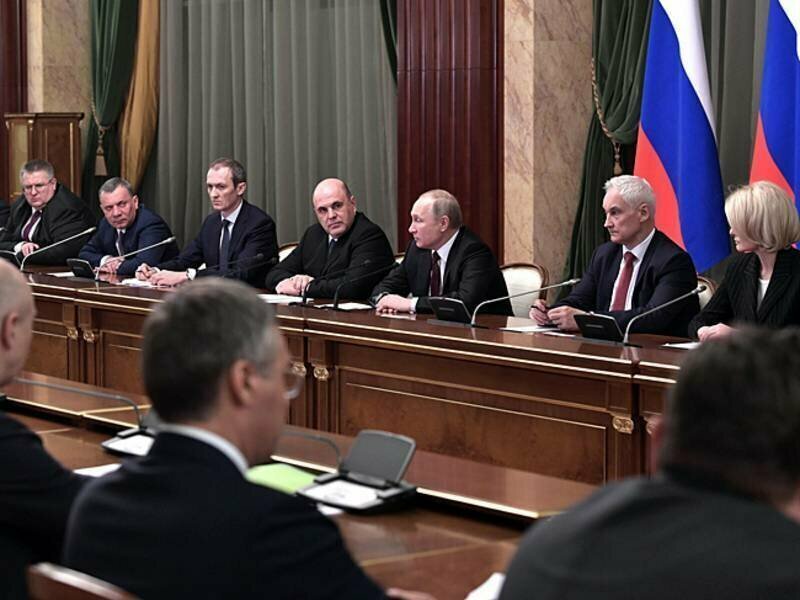 Налог и порядок: новое правительство ринулось в бой