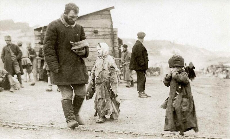 История повторяется дважды или почему русские мужички к 1917 году не очень любили царскую власть