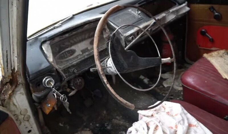 Найден Москвич-426 из фильма «Гараж». Машина простояла в гараже четверть века