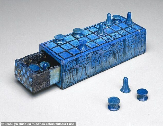 "Игра смерти" - древнеегипетская игра для общения с загробным миром