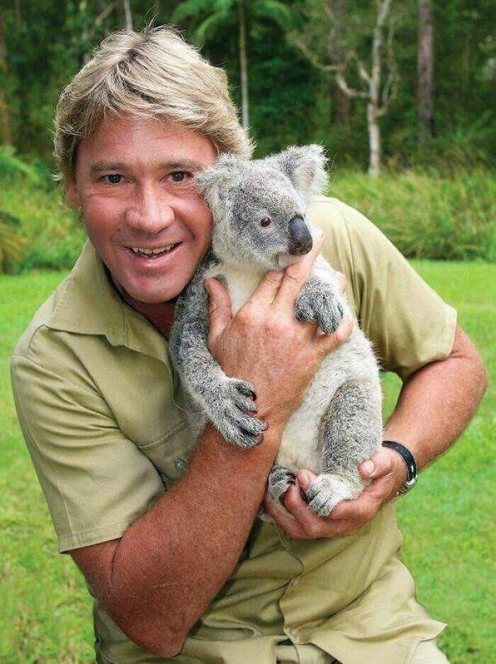 Сын Стива Ирвина воссоздал фото отца с коалой, и их не отличить
