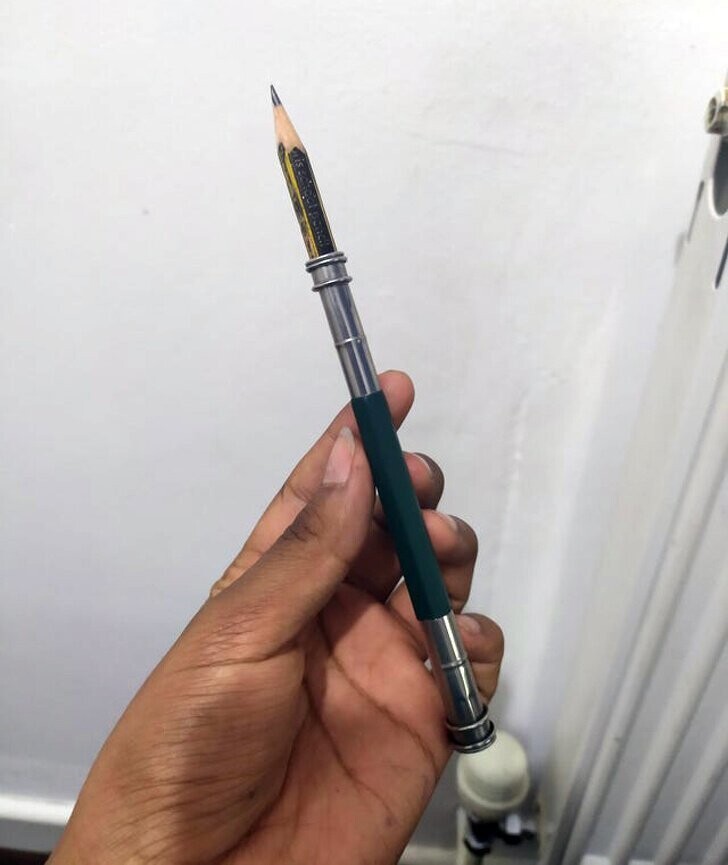 Ручка, куда вставляют слишком короткие карандаши