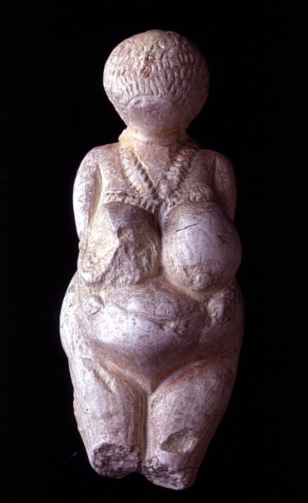 Венера Костёнки, Россия,  от -28000 до -21000 лет до н.э.