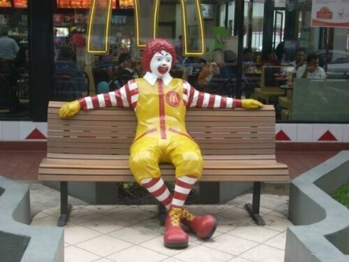 7. Статуя Рональда Макдональда (Ronald McDonald)