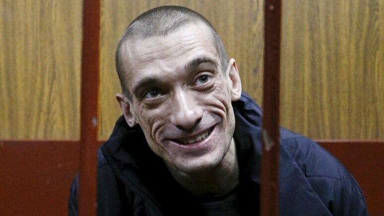 Депутат от партии Макрона предложил «вышвырнуть» Павленского из Франции
