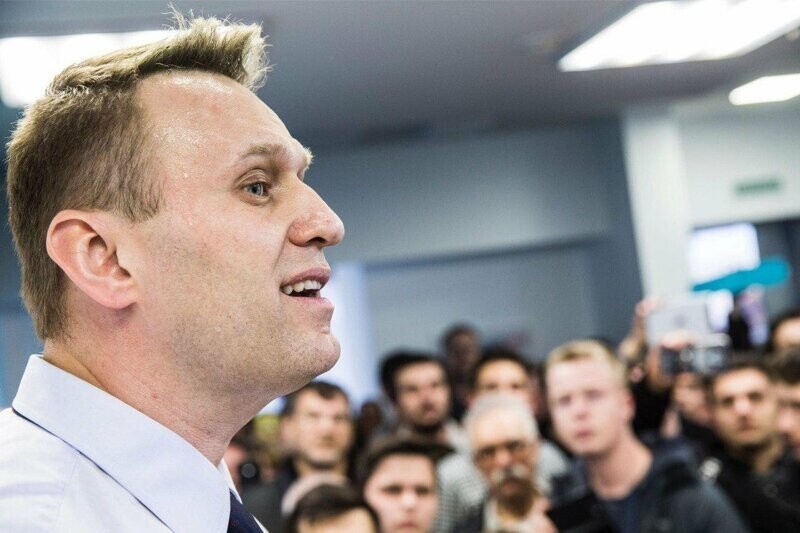 Навальный зарабатывает лояльность Запада, подсаживая российскую молодежь на метадон