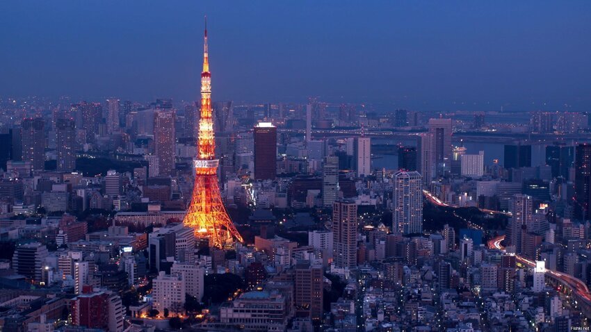 А в Токио есть башня, напоминающая Эйфелеву в Париже
