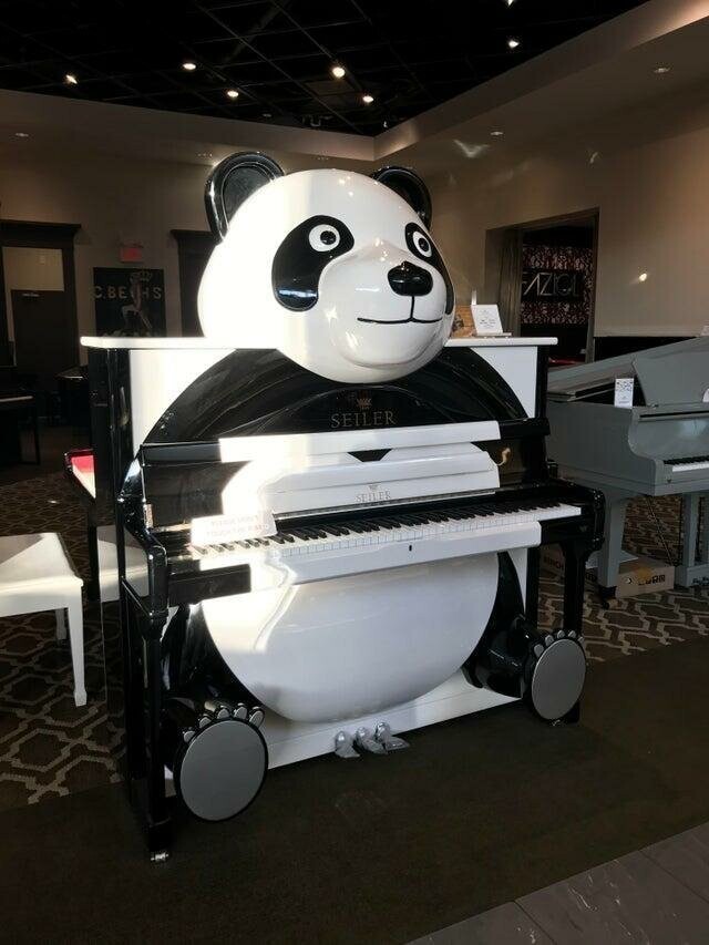 Пианино в виде панды